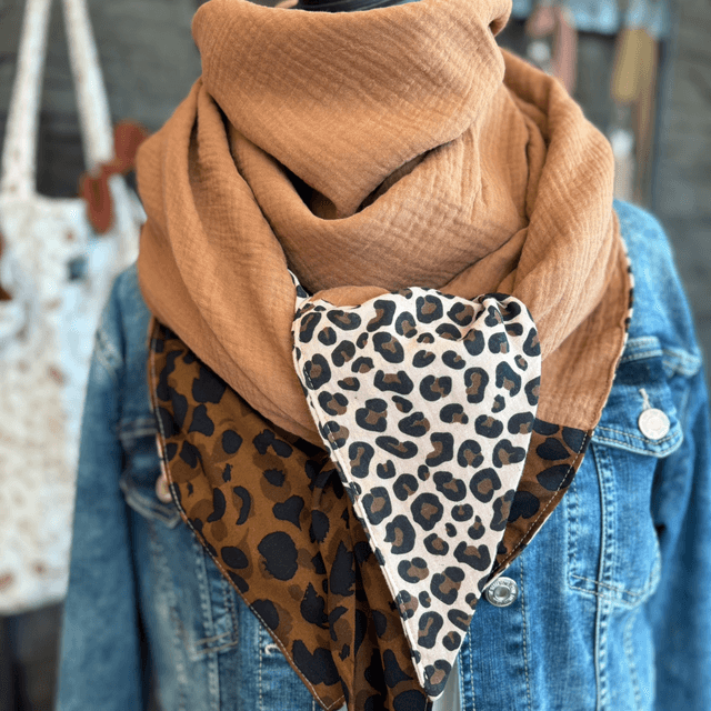ÉCHARPE CAMEL LEOPARD 