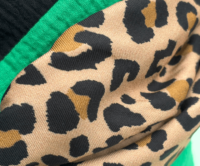 ÉCHARPE VERT BRÉSIL ET LÉOPARD 