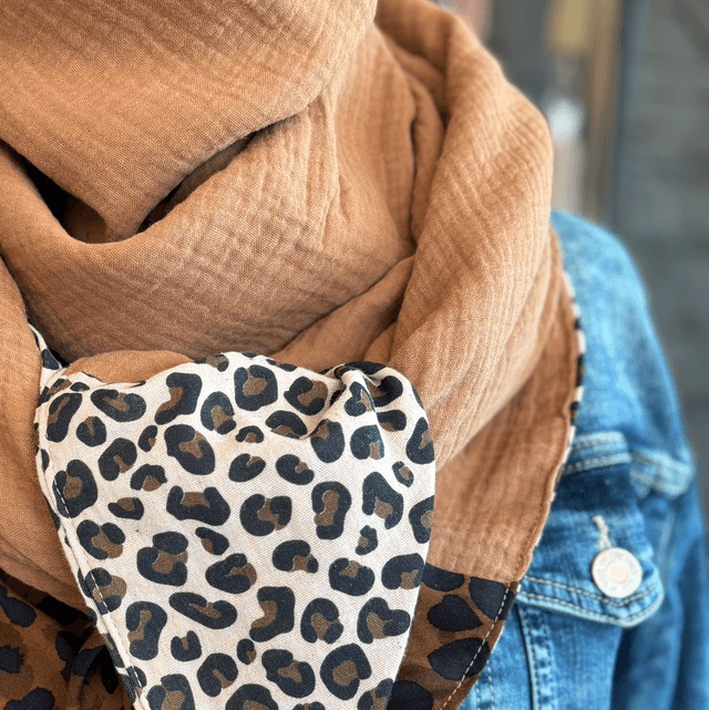 ÉCHARPE CAMEL LEOPARD 