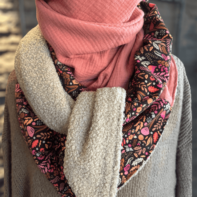ÉCHARPE ROSÉE D’AUTOMNE – Collection Jardin Secret