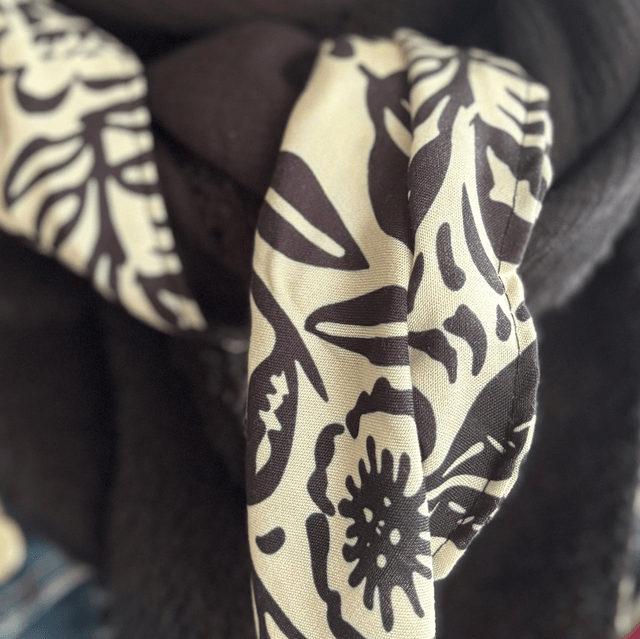 ÉCHARPE NOIRE FLOWERS 